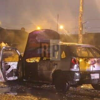 Incendiaron un automóvil esta madrugada en el barrio Perón