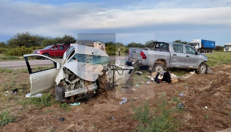 Una pareja de Ushuaia falleció en terrible choque frontal en La Pampa