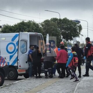 Rescataron del río Grande a un joven que corría desnudo por la zona y se internó a las aguas