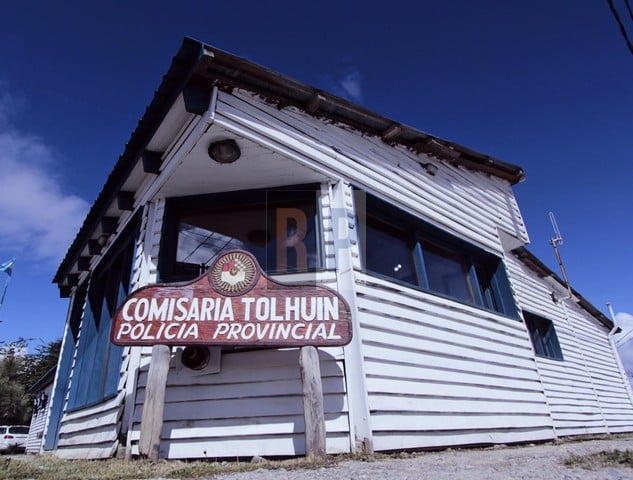 Indagaron y excarcelaron a la hija de un concejal que resistió un allanamiento en Tolhuin