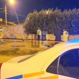 Un hombre detuvo a un ladrón al que encontró saliendo de su casa