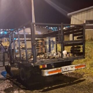 Prendieron fuego sobre un camión en la madrugada