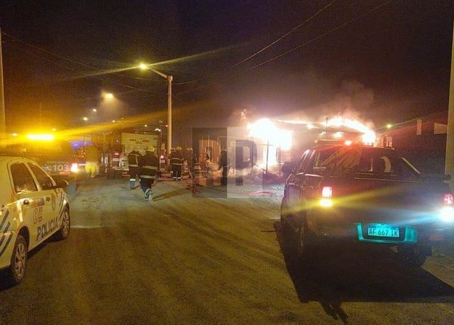 Ardió una vivienda en margen sur por el recalentamiento de un tiraje