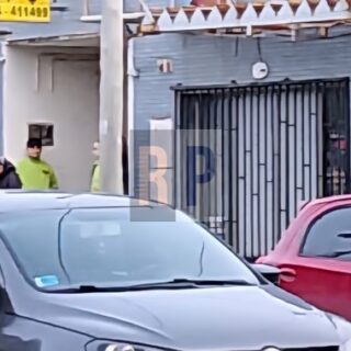 Policía intervino tras violenta pelea entre dos pensionados afuera de un alojamiento