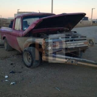 Violento choque con heridos y un auto contra una columna en San Martín Norte