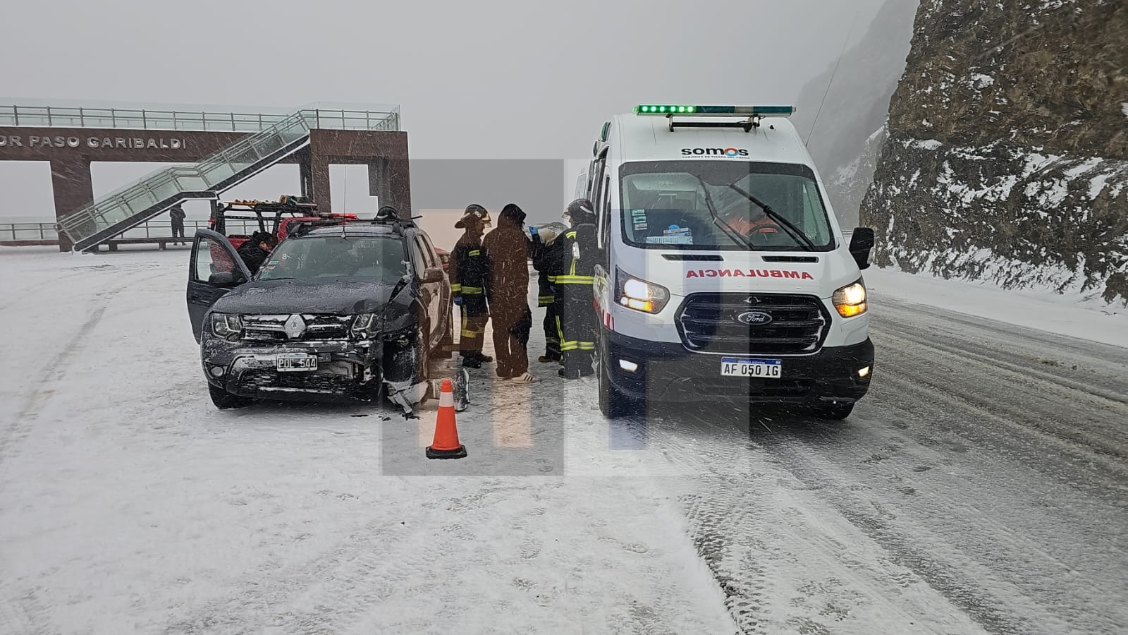 Accidente y una mujer herida en el mirador del paso Garibaldi sobre ruta 3