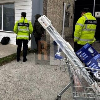 Detuvieron a dos sujetos portando elementos robados en viviendas céntricas y allanan a un tercero al que ya le encontraron marihuana