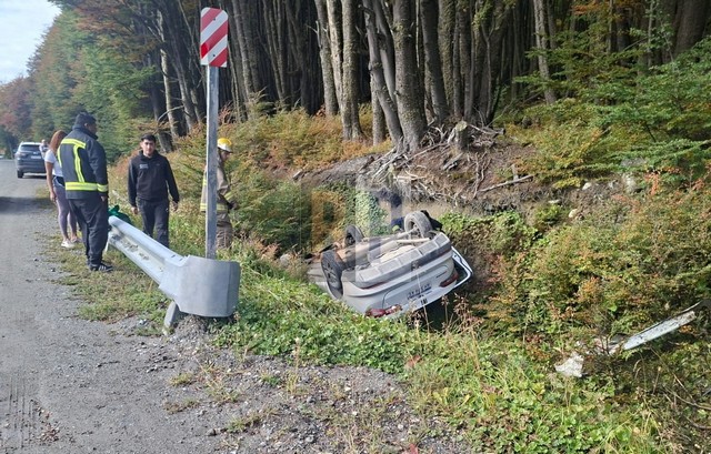 Violento vuelco en ruta 3 a la altura de laguna Turquesa