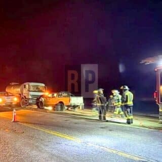 Una camioneta y un camión chocaron de frente en el acceso a las Termas de Tolhuin