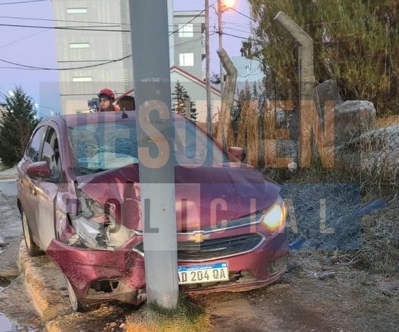Conductor alcoholizado impactó contra una columna