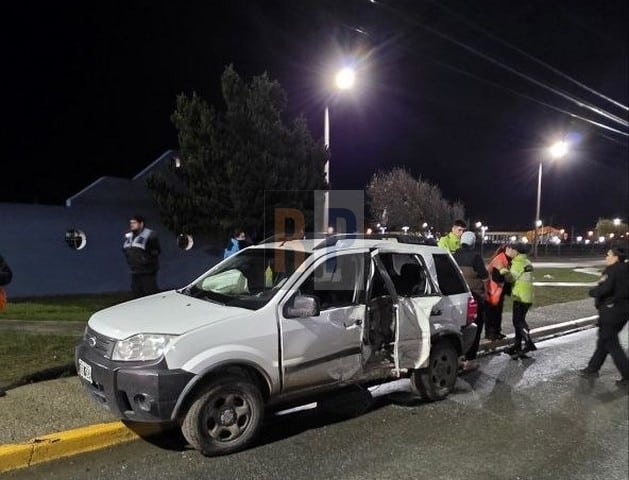Conductor alcoholizado impactó contra un poste de alumbrado sobre Santa Fé