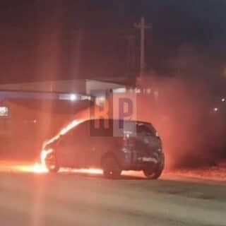 Un auto se incendió en la ruta de Río Grande durante la madrugada
