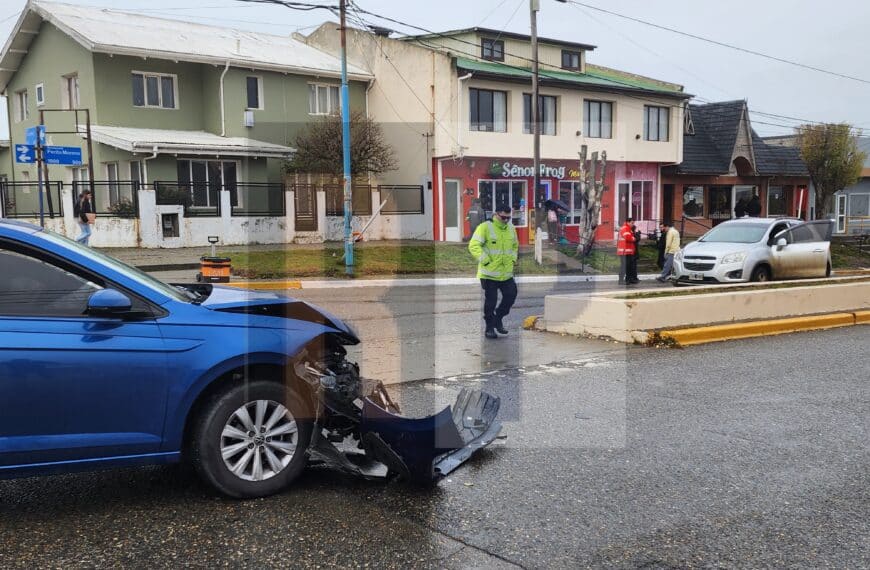 Violento choque céntrico deja un conductor herido