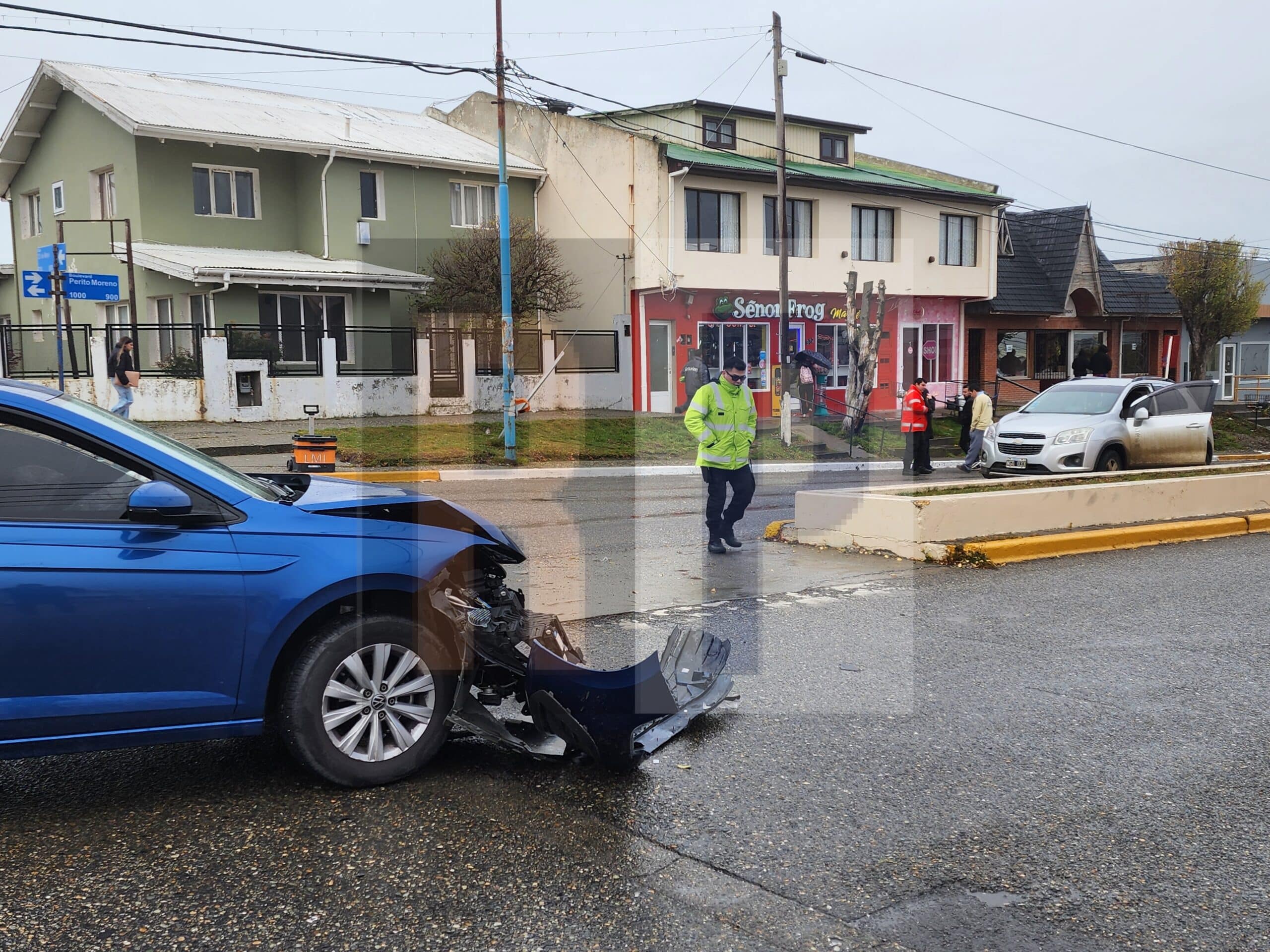 Violento choque céntrico deja un conductor herido