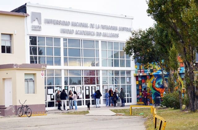 Un estudiante apuñalado por un empleado en la Universidad Nacional de Río Gallegos
