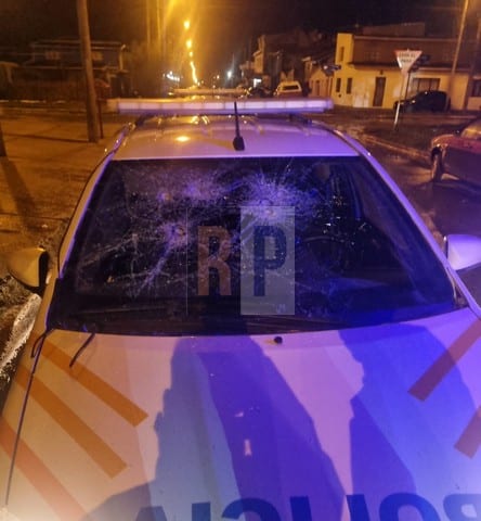 Tres sujetos detenidos tras incidente en la madrugada con la Policía