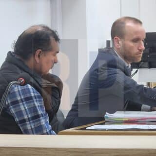 La menor habría contado a su hermano de los abusos y fingía dormir ante cada visita del imputado